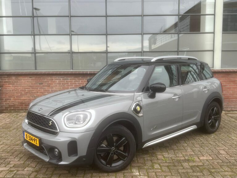 MINI – COUNTRYMAN