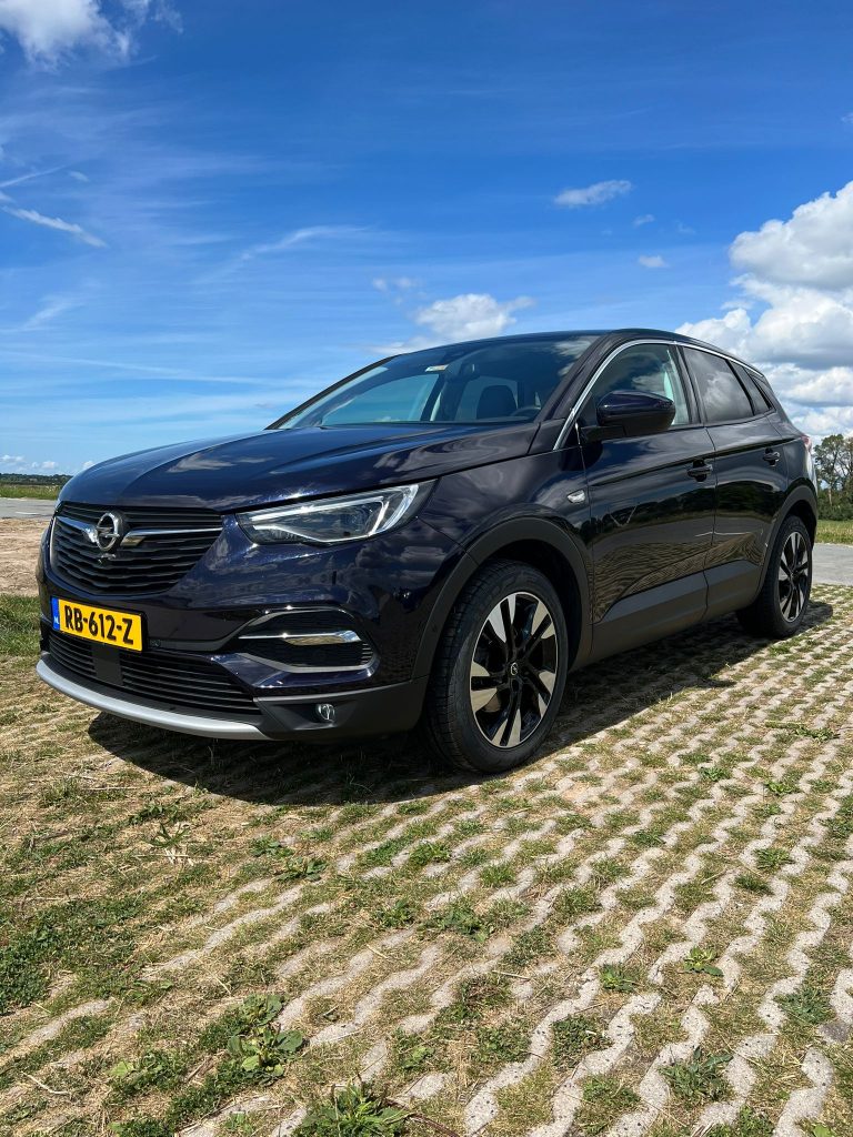 OPEL – GRANDLAND X