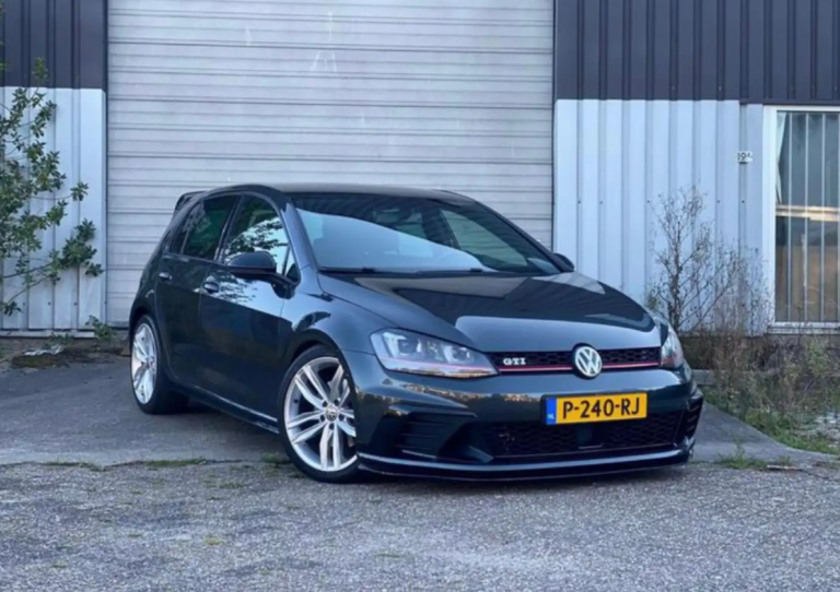 VOLKSWAGEN – GOLF