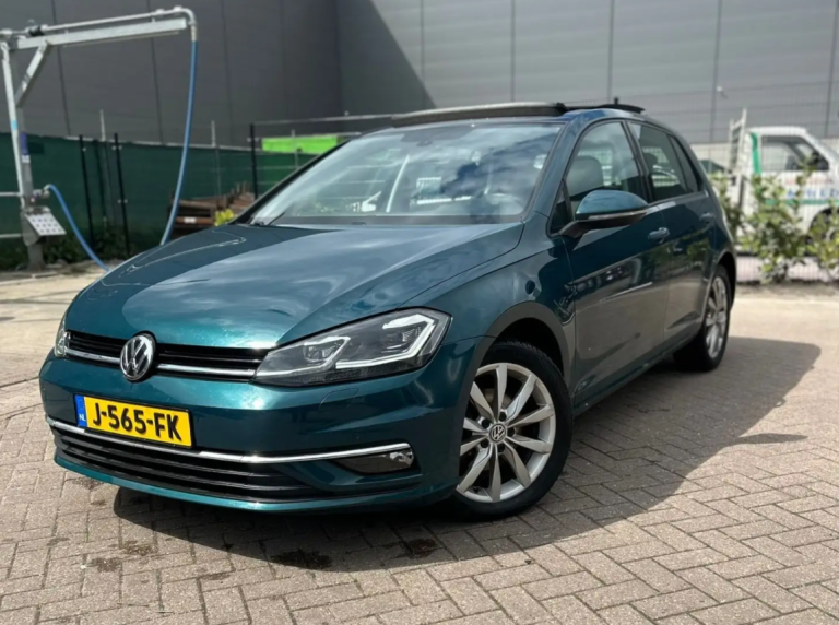 VOLKSWAGEN – GOLF