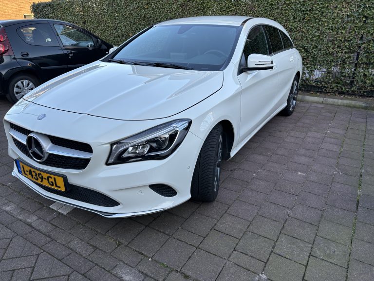 MERCEDES-BENZ – CLA 180