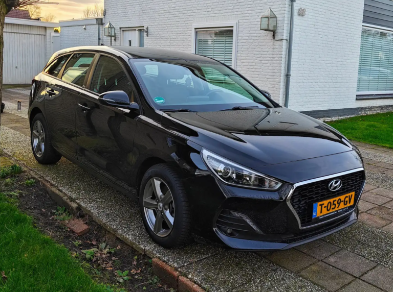 HYUNDAI – I 30