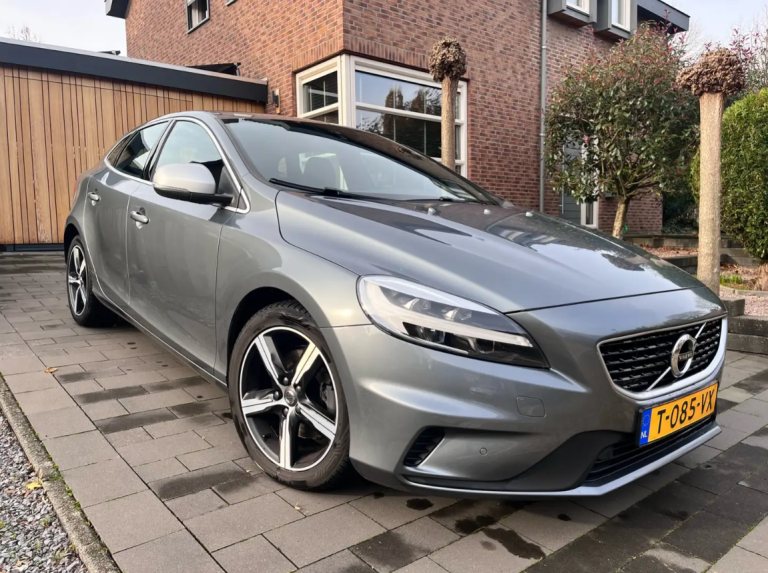 VOLVO – V40