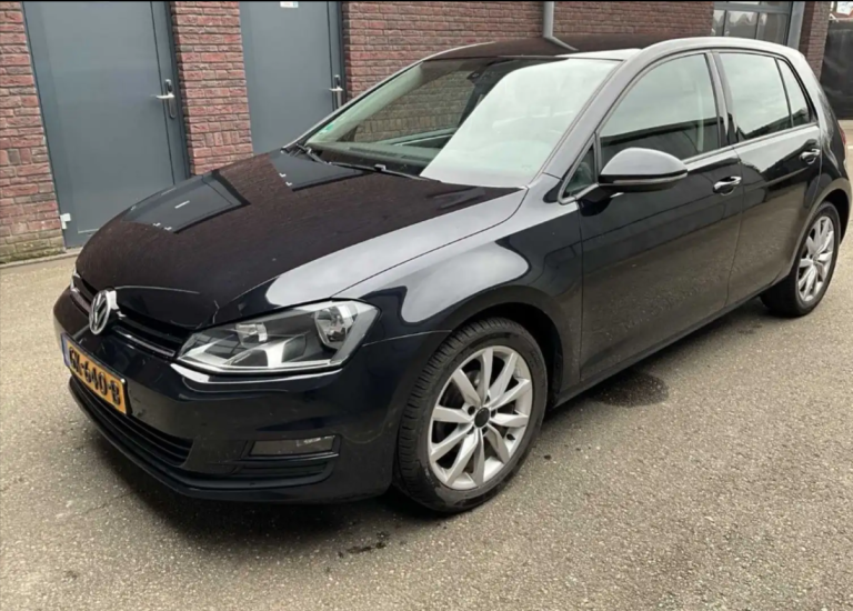 VOLKSWAGEN – GOLF