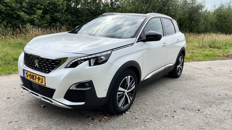 PEUGEOT – 3008