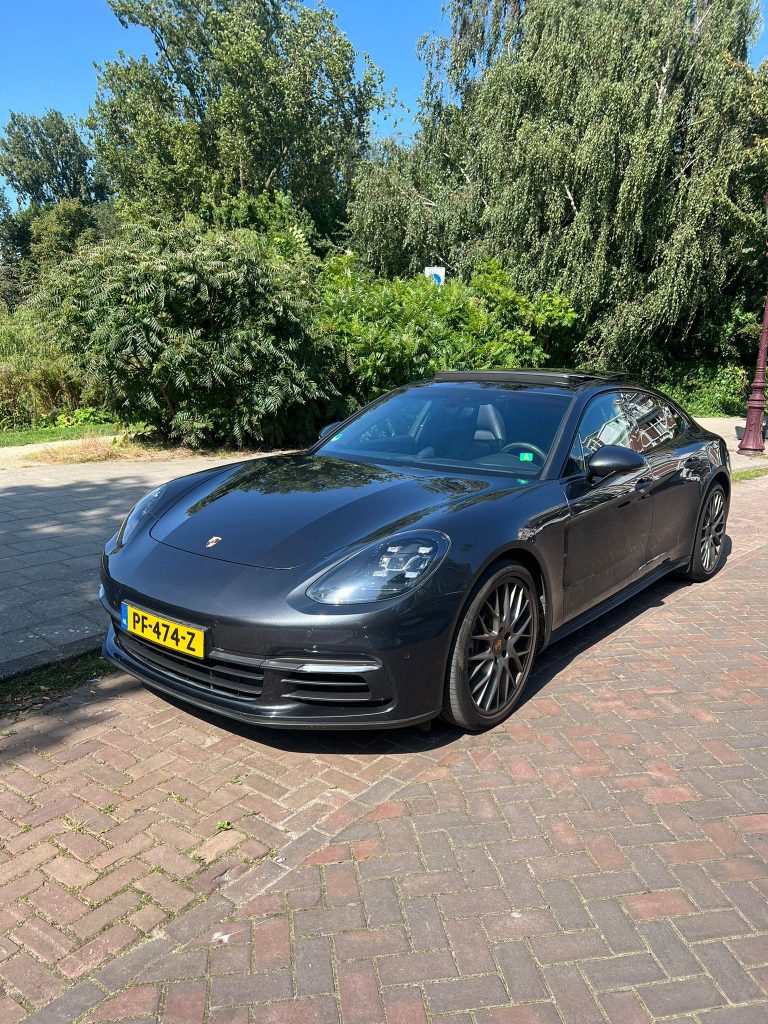 PORSCHE – PANAMERA