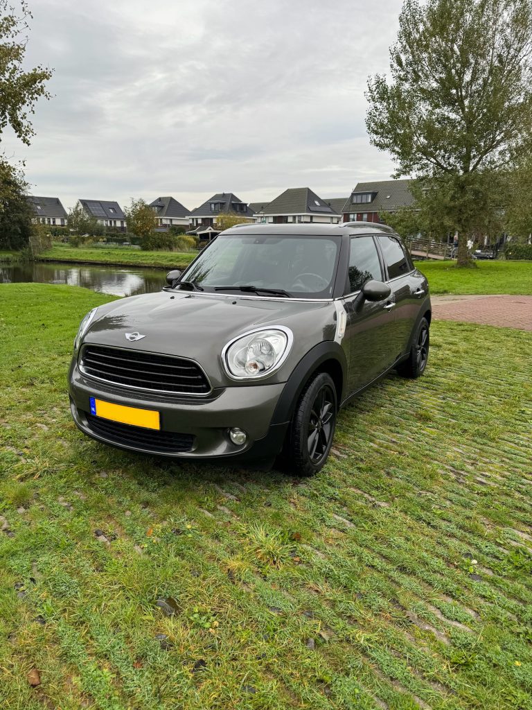 MINI – MINI COUNTRYMAN