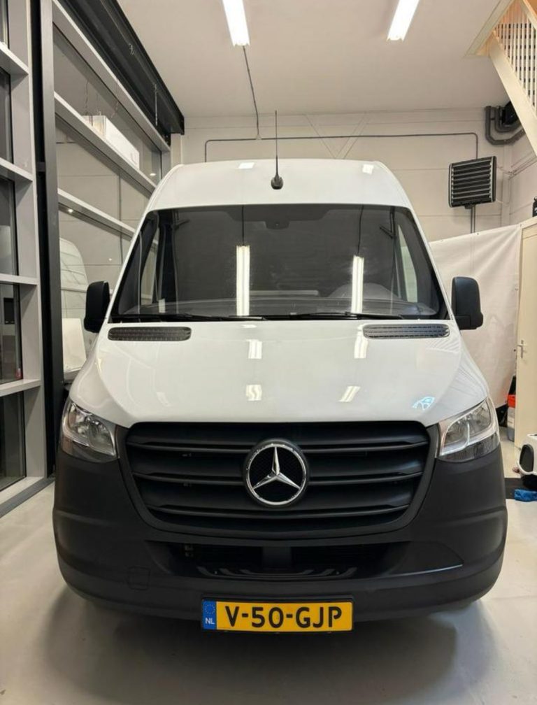 MERCEDES-BENZ – SPRINTER