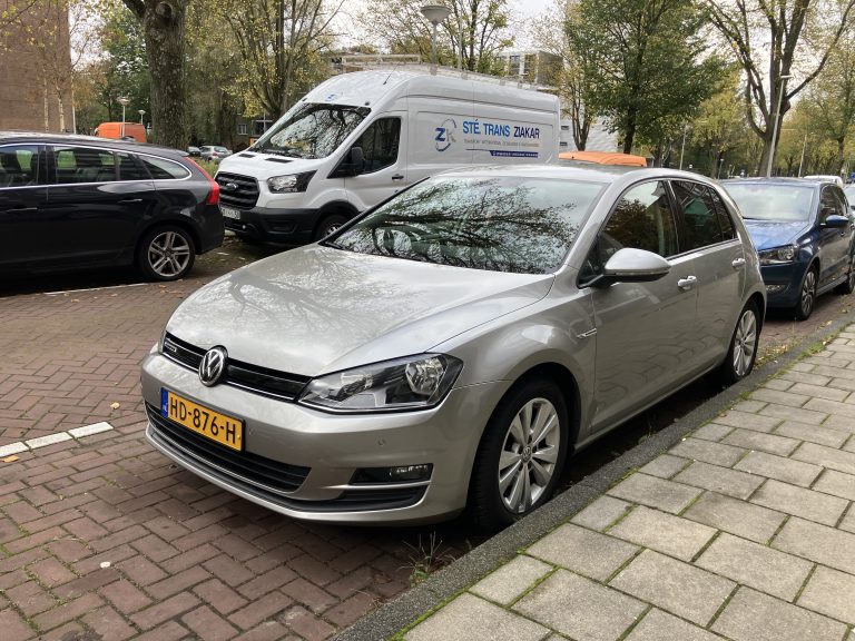 VOLKSWAGEN – GOLF