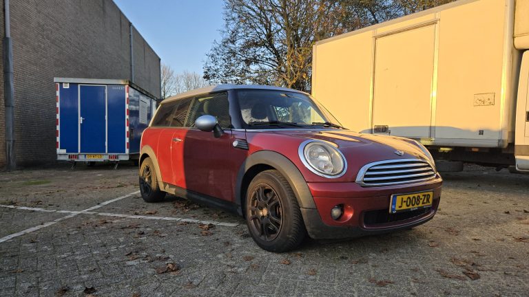 MINI –  CLUBMAN