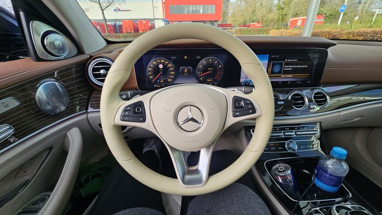 MERCEDES-BENZ – E – Klasse